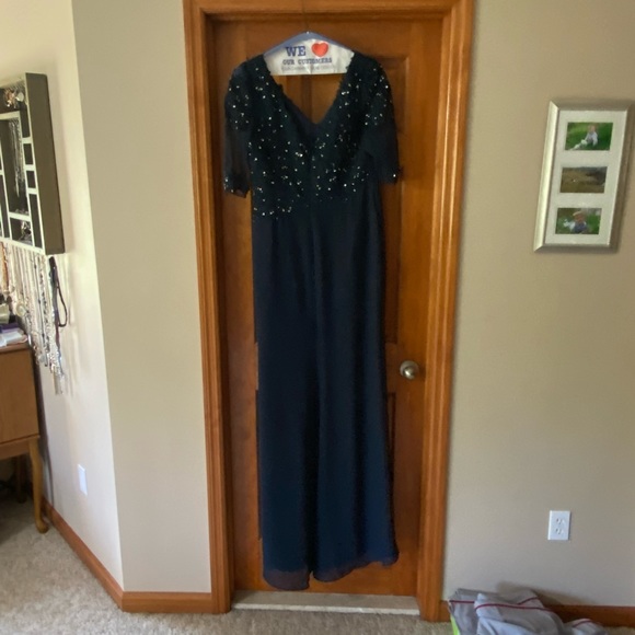 V-neck sheath chiffon evening dress sweep train Size 14 New with tags - Picture 6 of 8